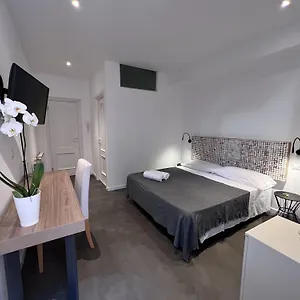 Hotel Chiara **